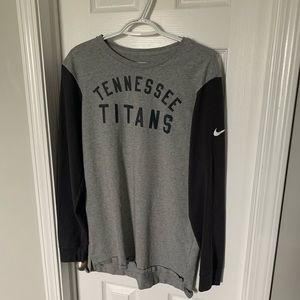 Mens Nike Tennessee Titans long sleeve shirt.